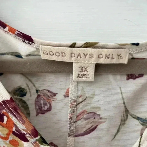 Good Days Only Blouse button detail front size 3x - Picture 2 of 4
